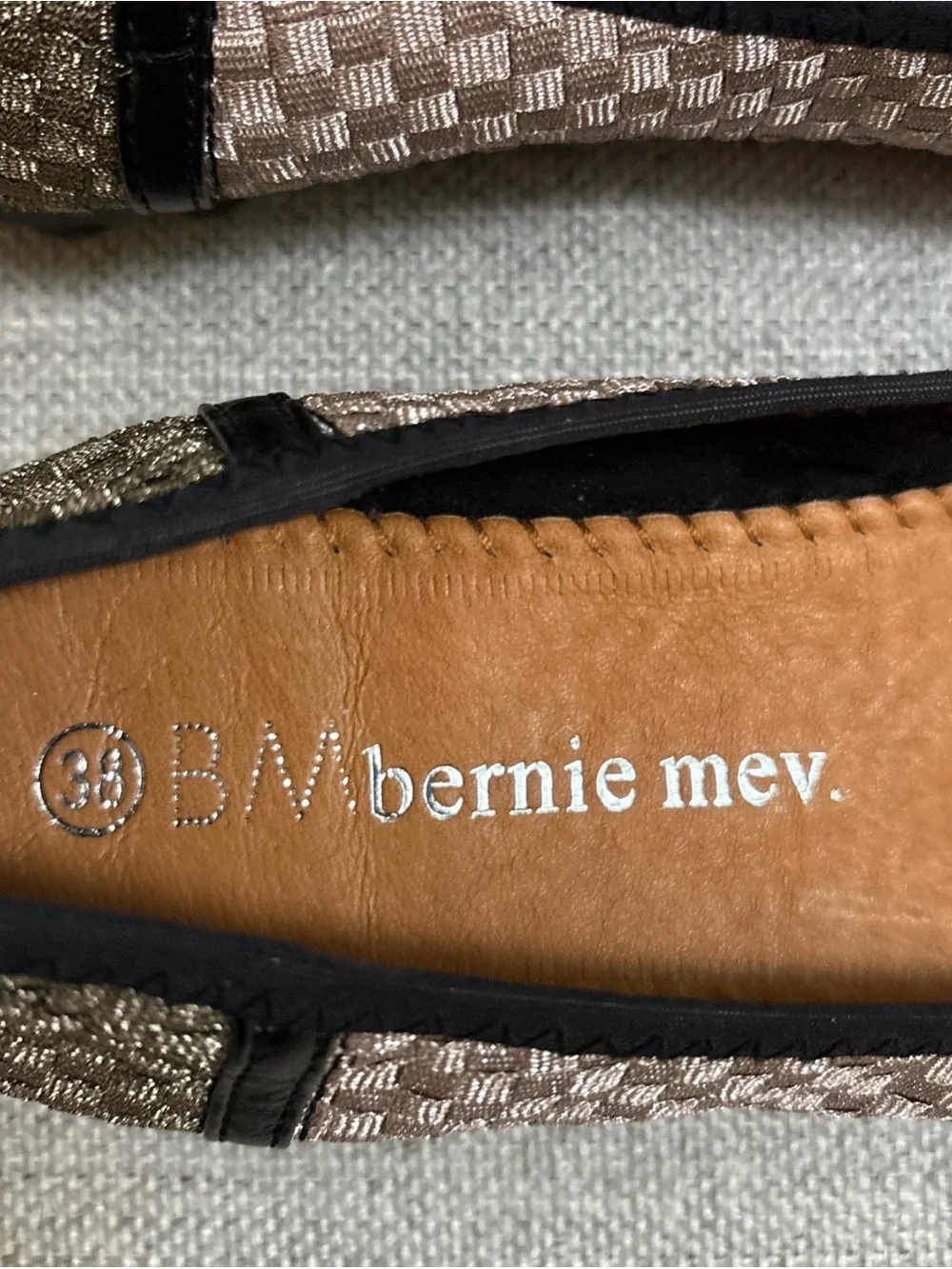 bernie mev. Two-Tone Woven Ballet Flats in Champagne and Black